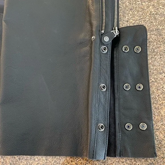 Authentic Harley Davidson Men’s Ultra Deluxe Chaps Large NWOT​​​​​​​​​​ - Picture 5 of 6
